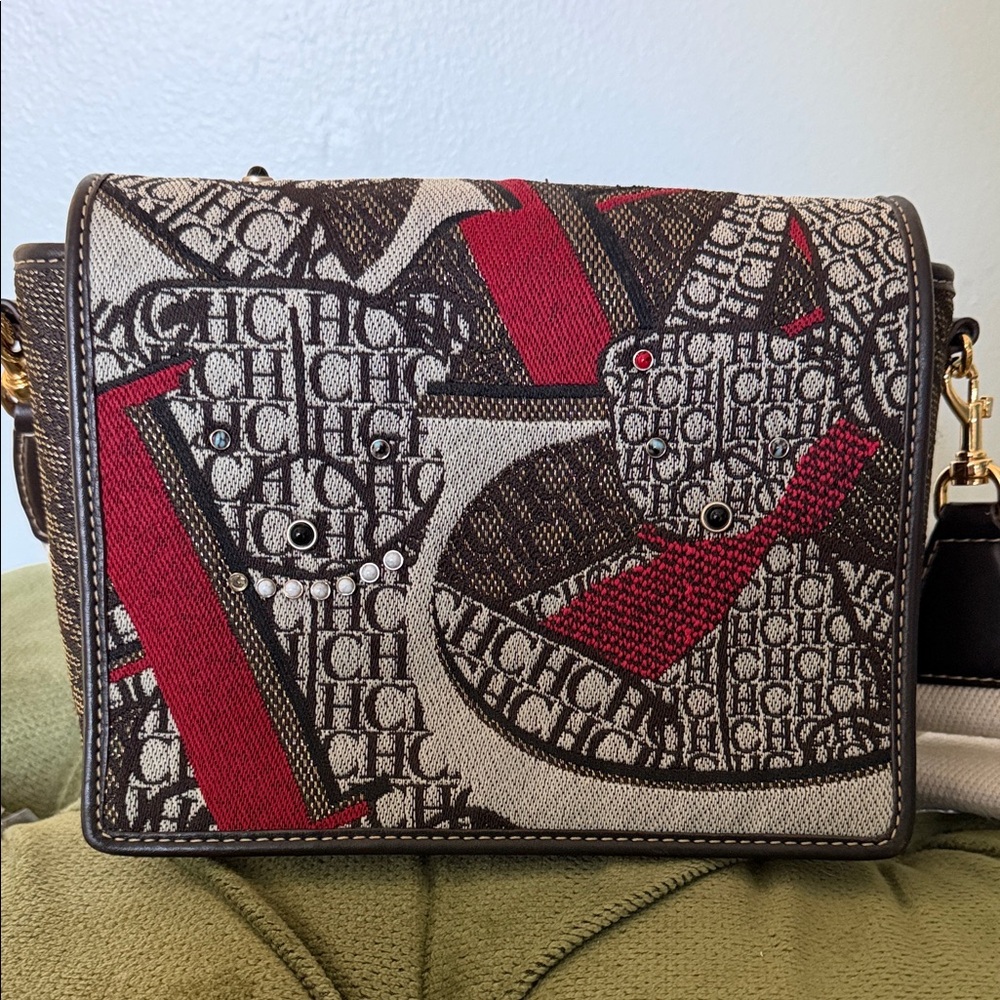 Carolina Herrera Limited Edition. Crossbody Bag in Brown, Red & Cream